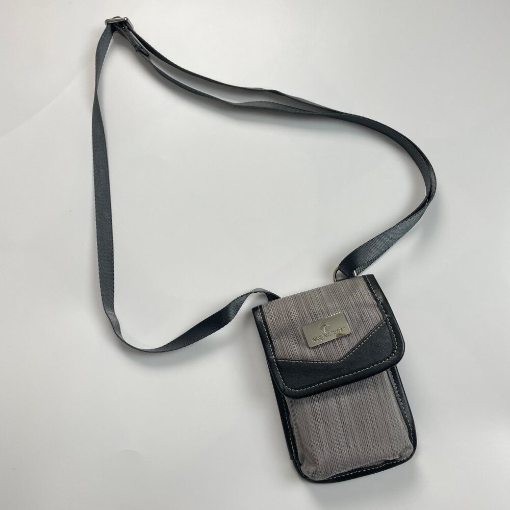 Eagle‎ Creek Crossbody Bag Mini Small Gray Black Trim Magnetic Closure Travel